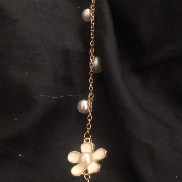 COPY - NWT necklace. Gold chain with pearls and white enamel daisies. - Picture 2 of 7